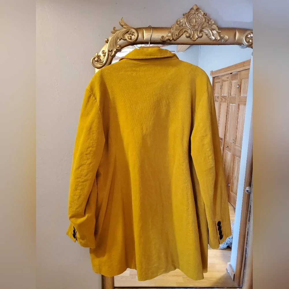 LUII Yellow Courdery Double Breasted Coat - Picture 8 of 8